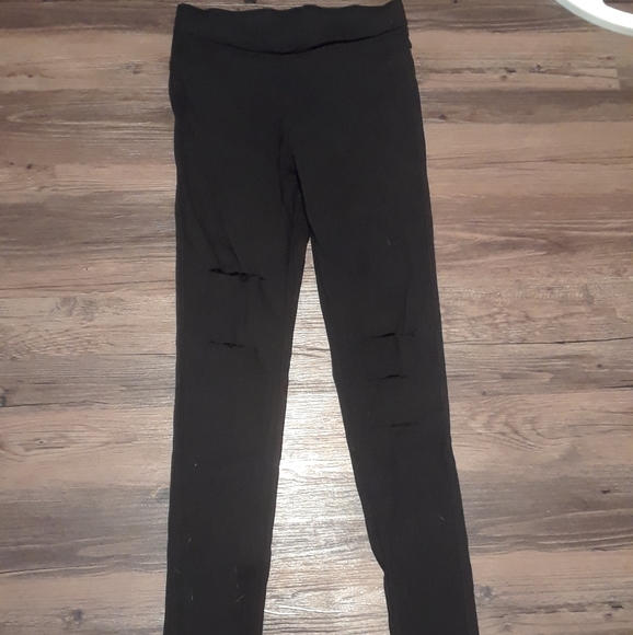 Black Jeggings With Rips In Front - Picture 1 of 7